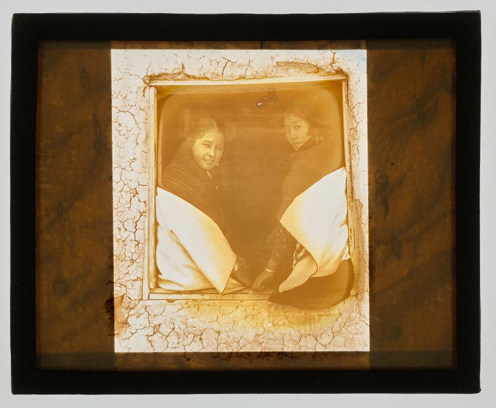 ARC 1176.189, Hopi girls in window | The Morgan Library & Museum